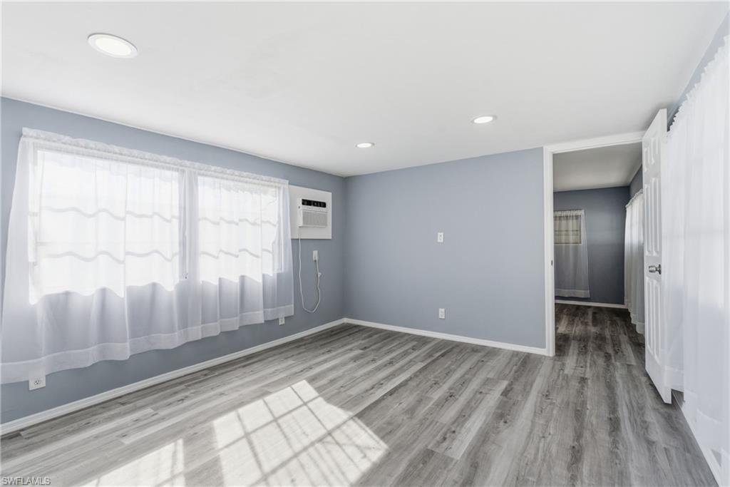 5558 Palm Beach Blvd 82 Property Photo 6