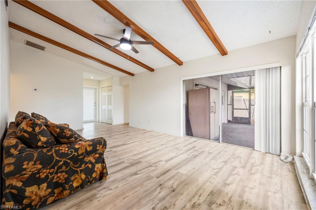 935 Hearty St Property Photo 4