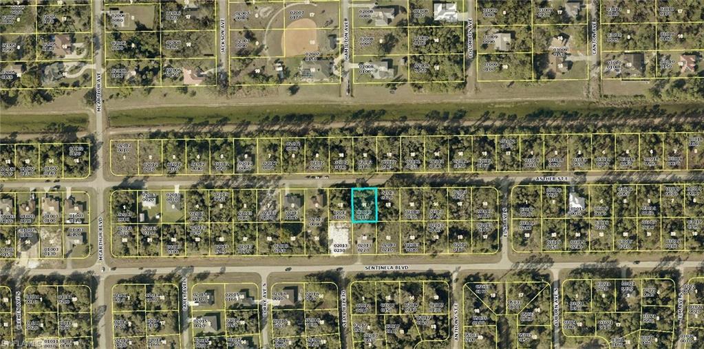 1022 Asther St E Property Photo 3