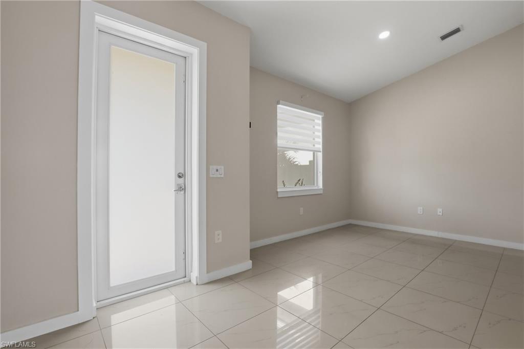 2713 Sw Embers Ter Property Photo 8