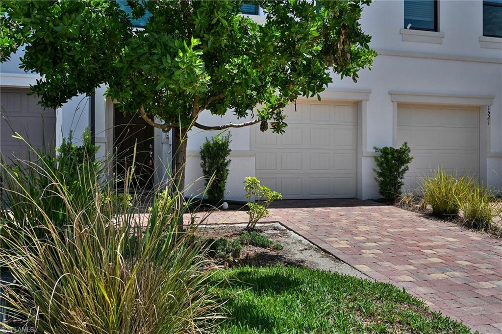 1519 Lake Jessup Cir Property Photo 2