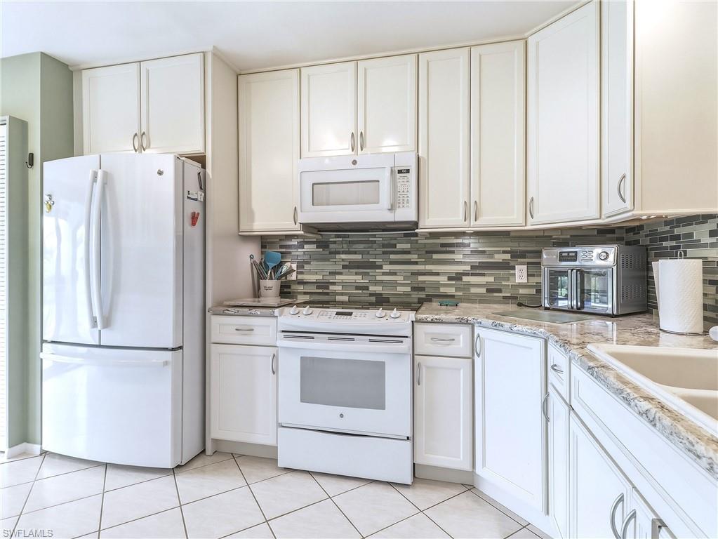 15452 Admiralty Cir 9 Property Photo 5