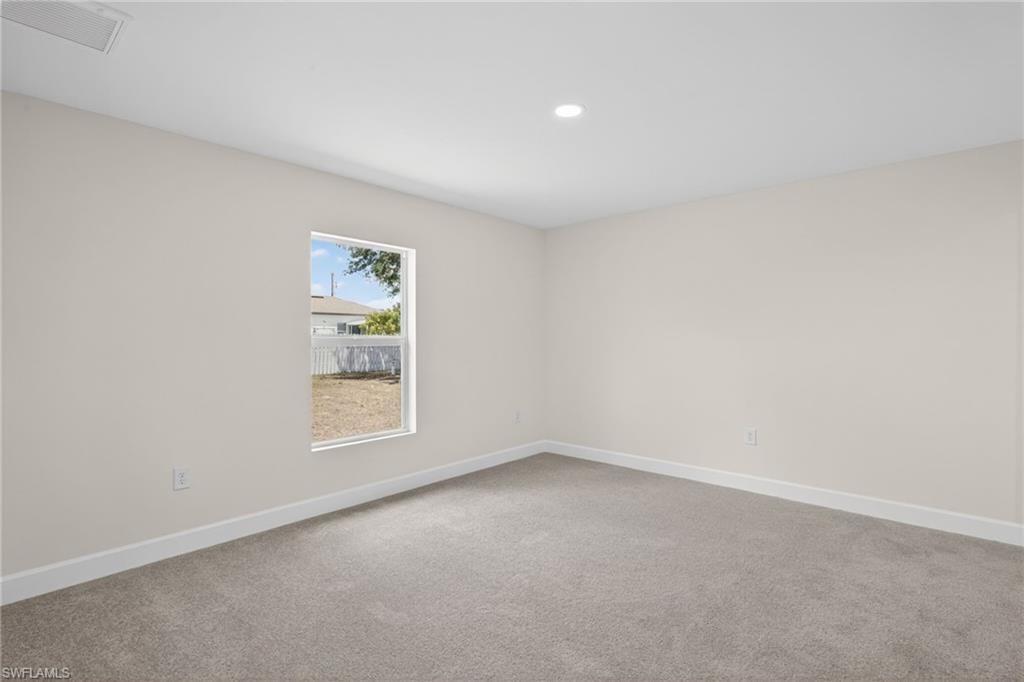 702 Nw Douglas Cir Property Photo 20