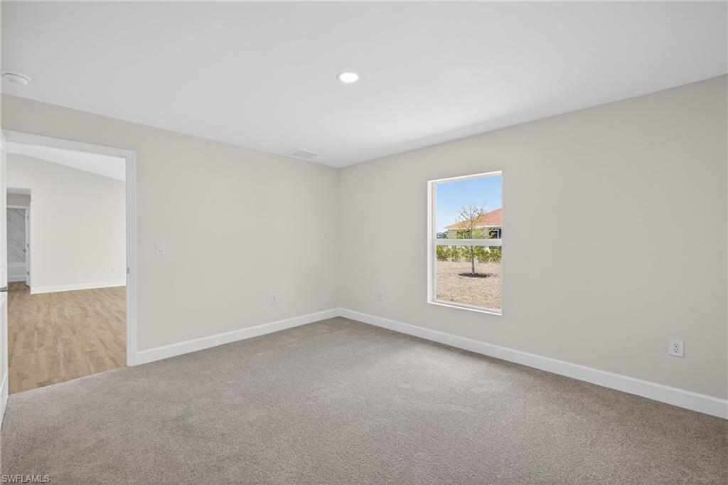 702 Nw Douglas Cir Property Photo 21