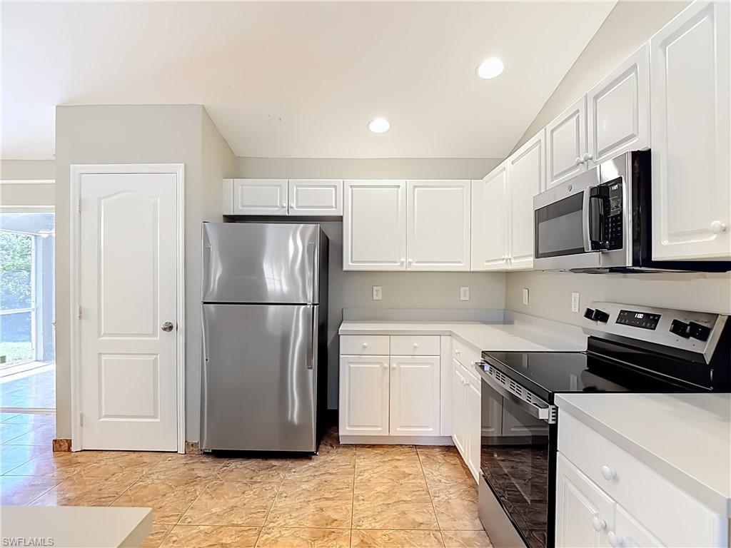1066 Summa Blvd Property Photo 6