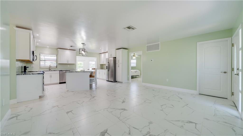 2708 Mangrove St Property Photo 5