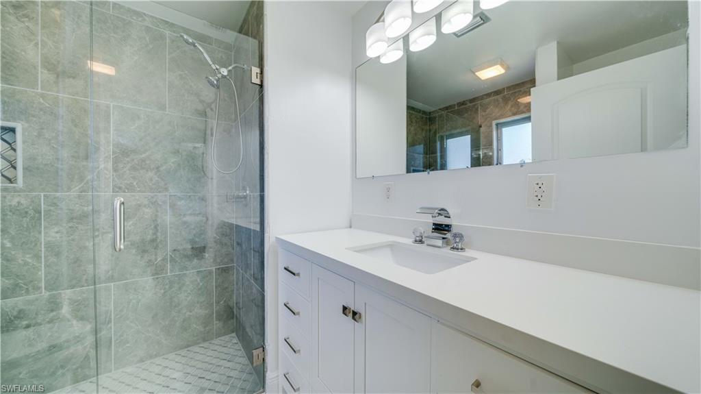 2708 Mangrove St Property Photo 9