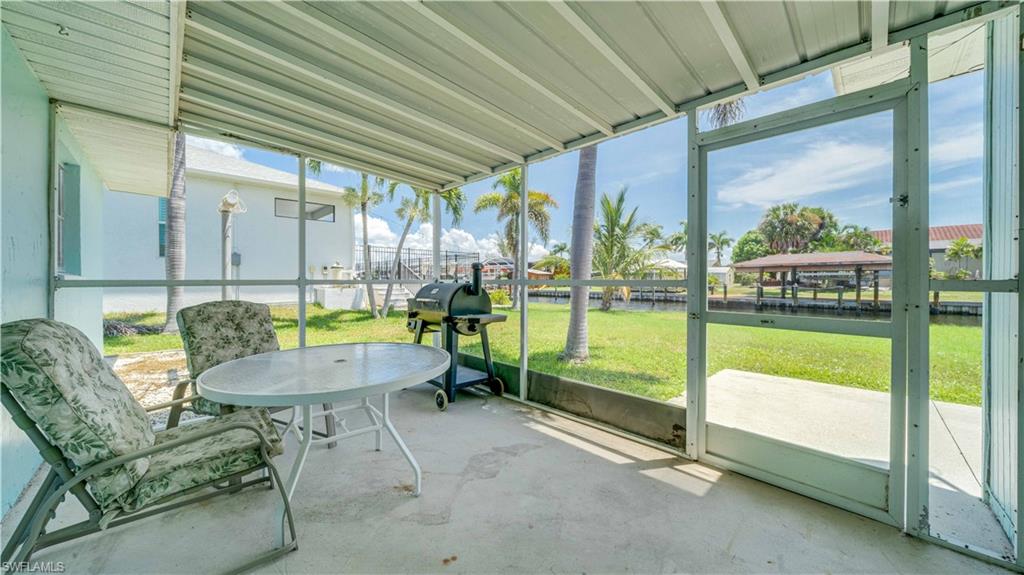 2708 Mangrove St Property Photo 12