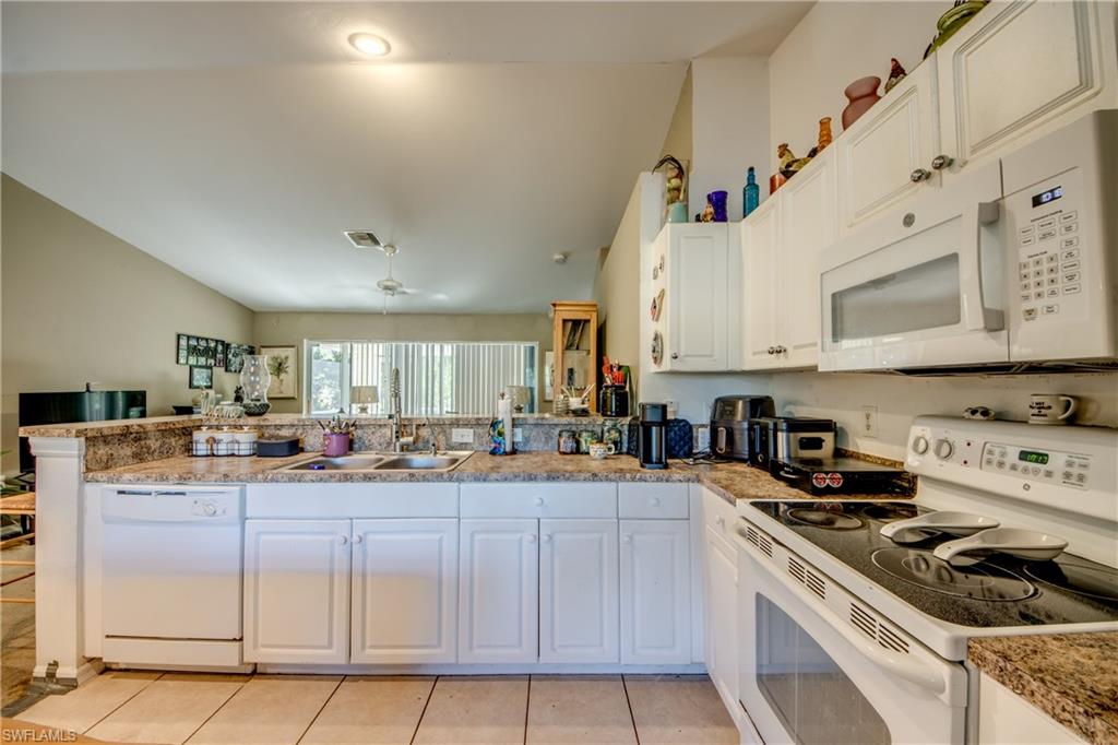 2807 51st St W Property Photo 9