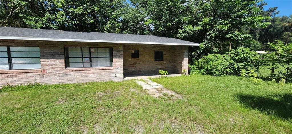 2558 N County 470 Property Photo 1