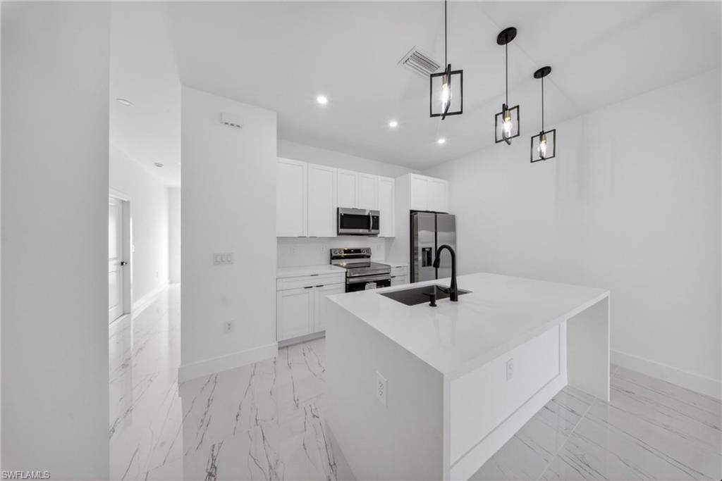 4544-4546 25th St Sw Property Photo 4