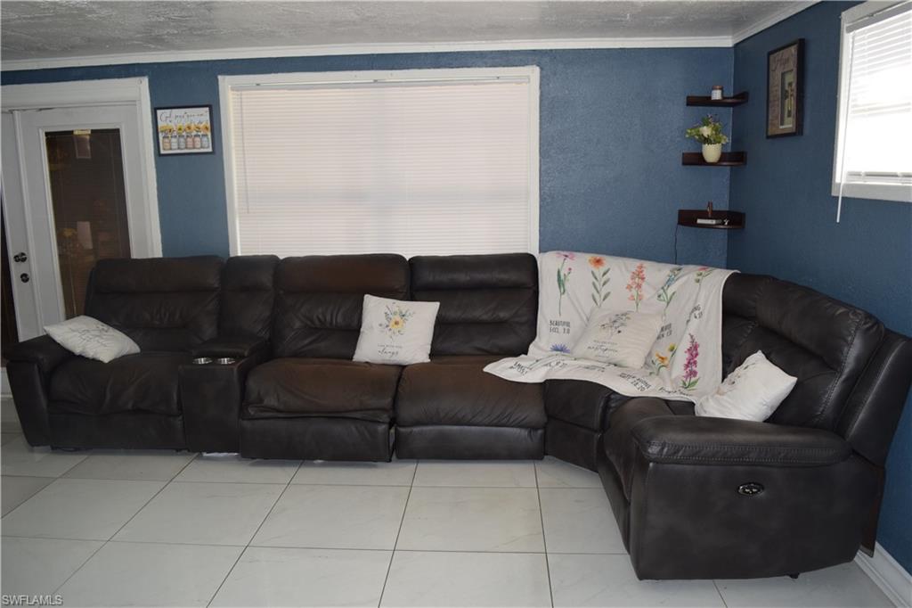 17 Colorado Rd Property Photo 3