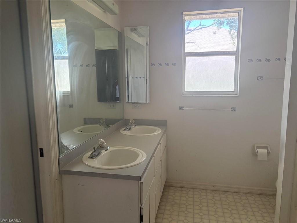 306 Sw 29th St Property Photo 8