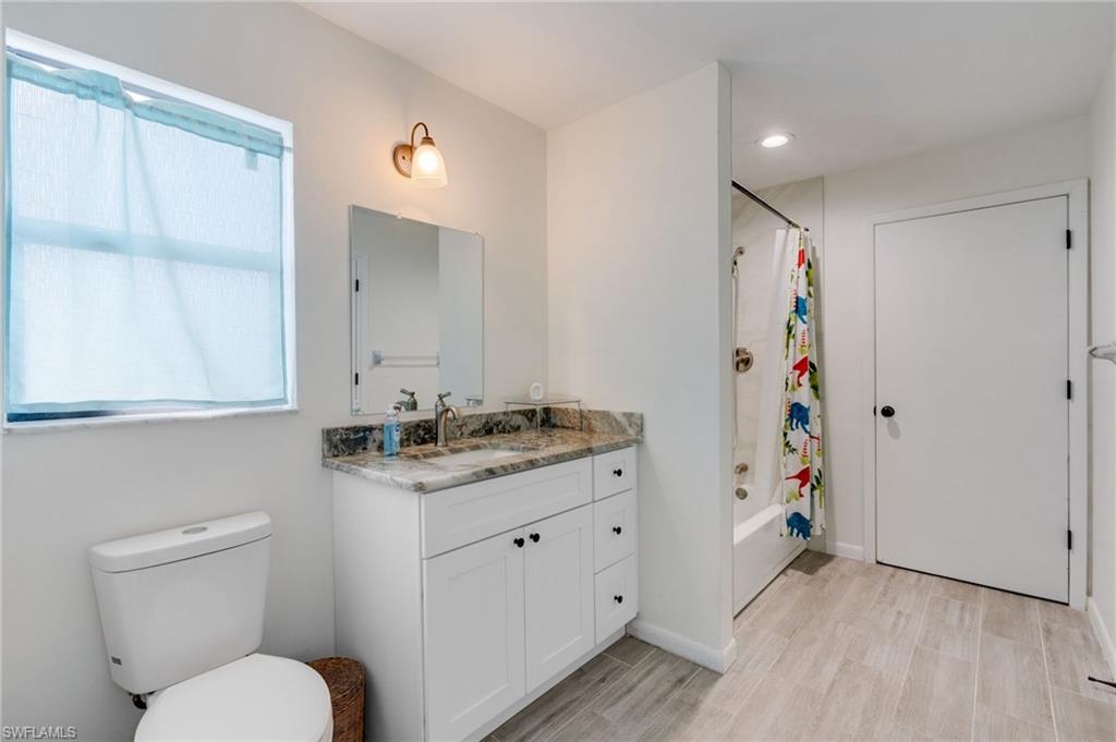 300 Edward Ave Property Photo 13