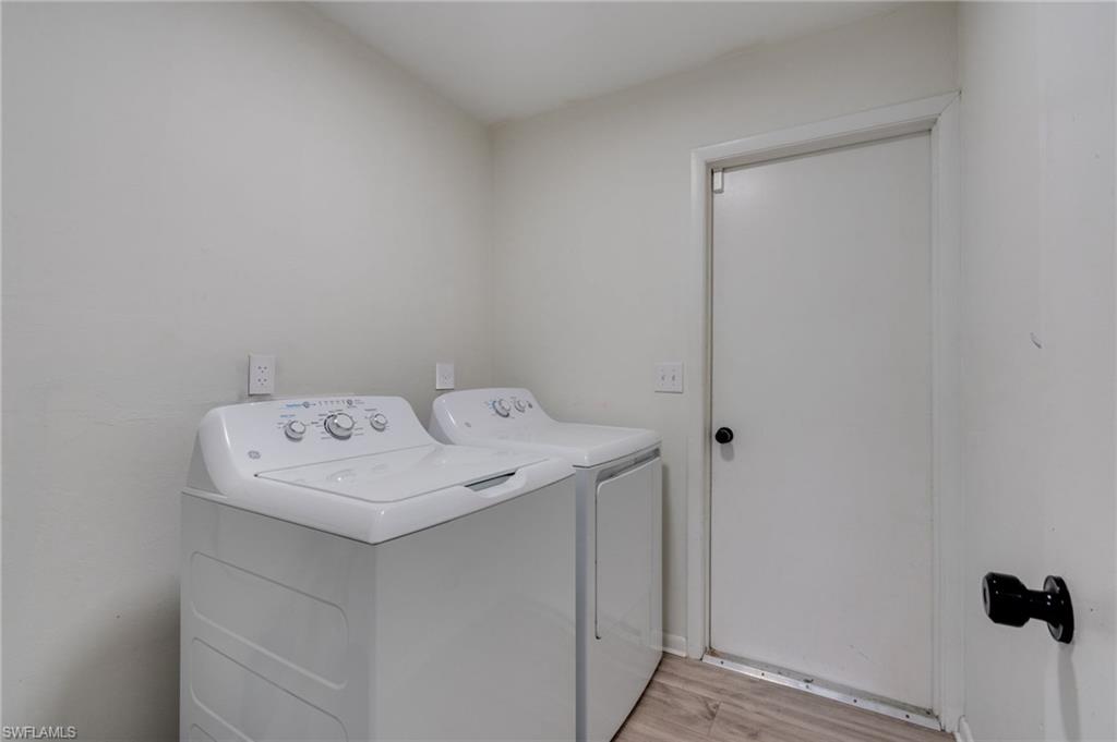 300 Edward Ave Property Photo 16