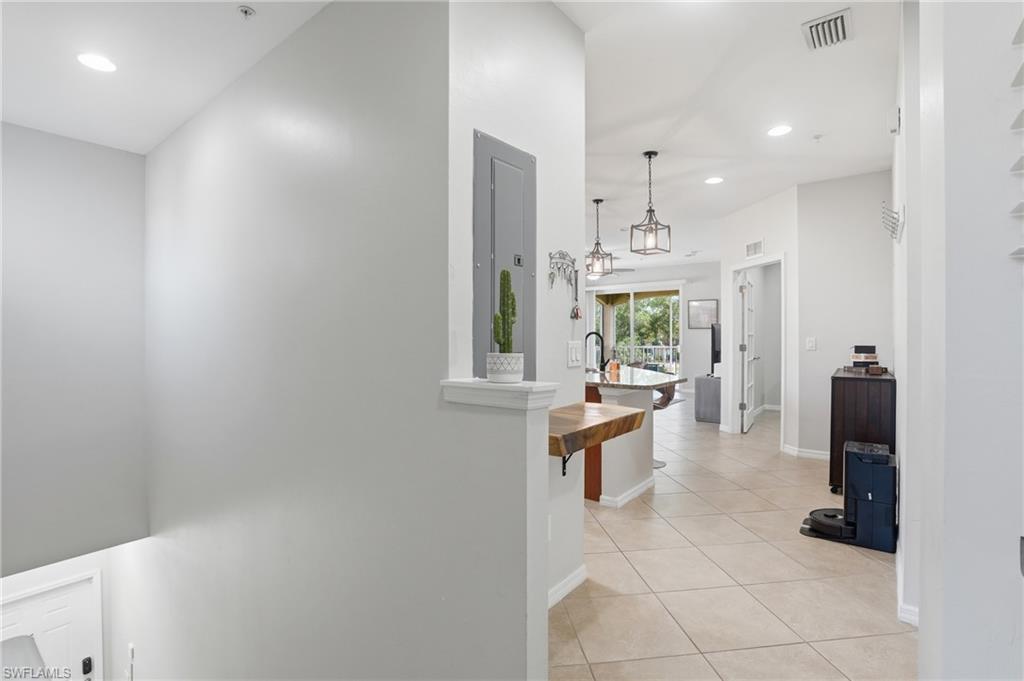8515 Oakshade Cir 201 Property Photo 4