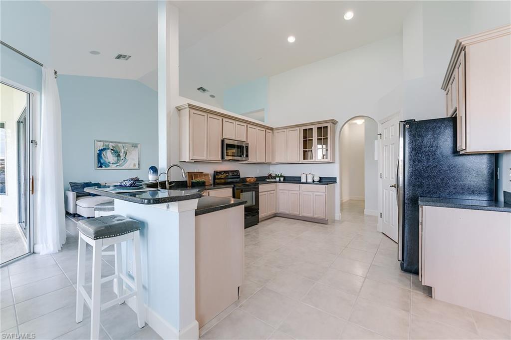 8864 New Castle Dr Property Photo 17