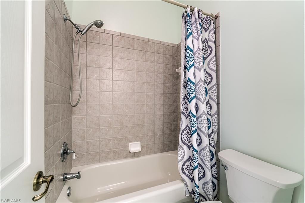 8864 New Castle Dr Property Photo 32