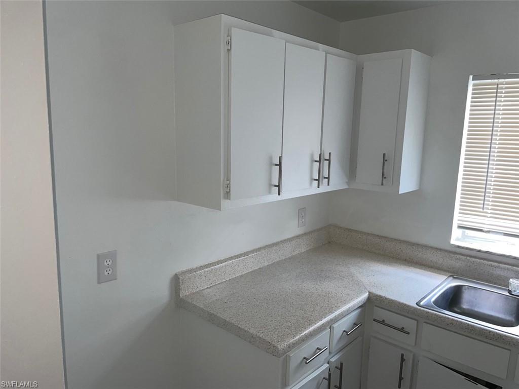 2243 Euclid Ave Property Photo 6