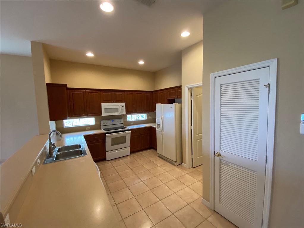 2677 Blue Cypress Lake Ct Property Photo 7