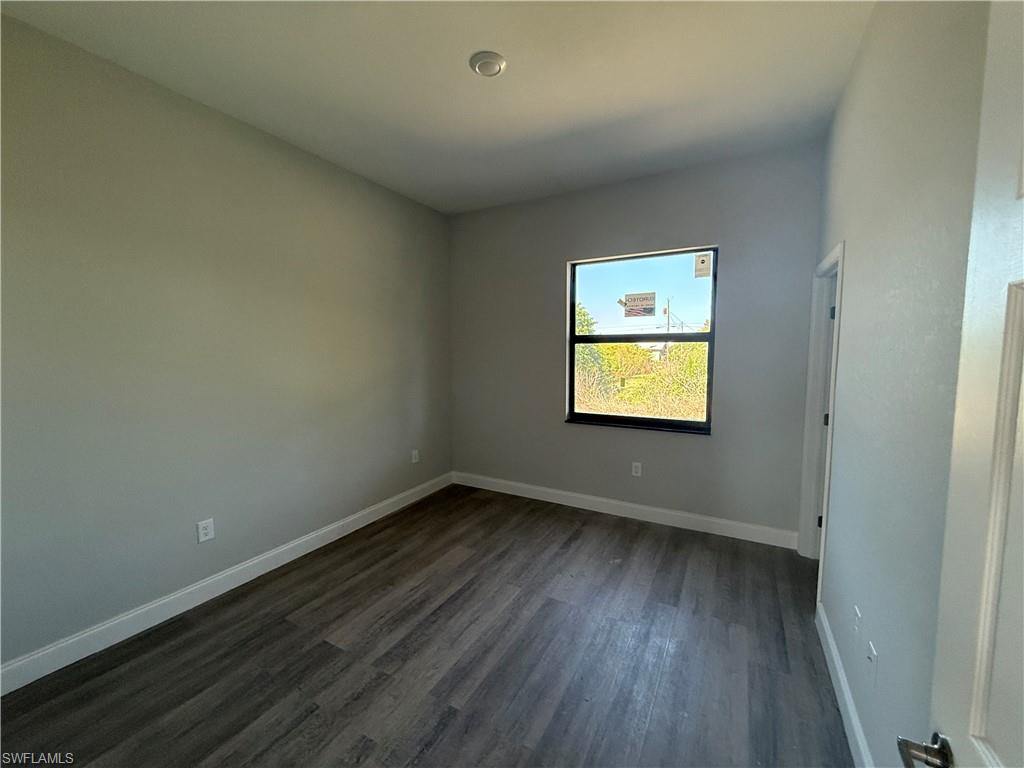 332/334 Gilbert Ave S Property Photo 9