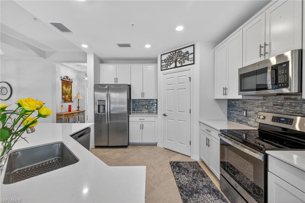 12050 Santaluz Dr 101 Property Photo 13