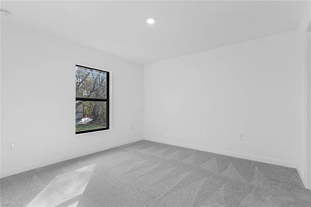 305 Nw 23rd Ter Property Photo 9