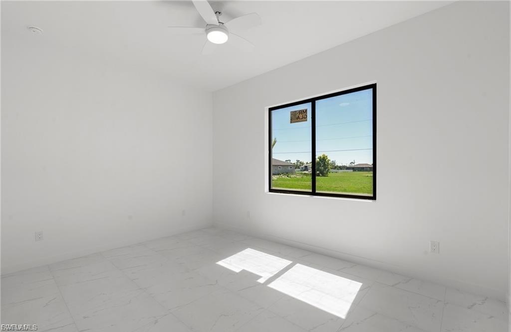 3927 Nw 40th Ter Property Photo 12