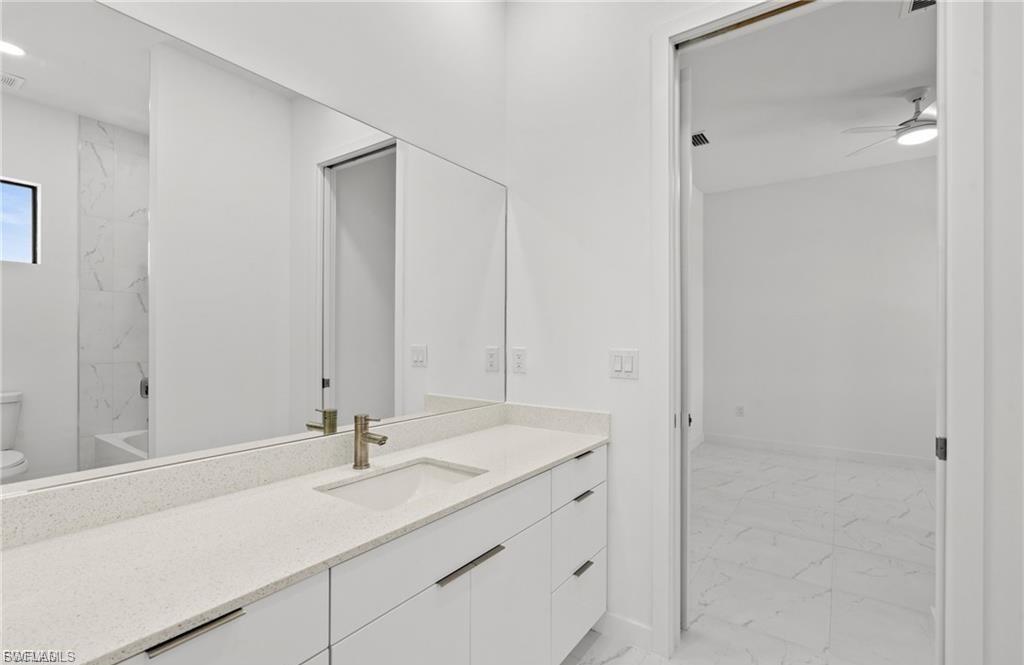 3927 Nw 40th Ter Property Photo 21
