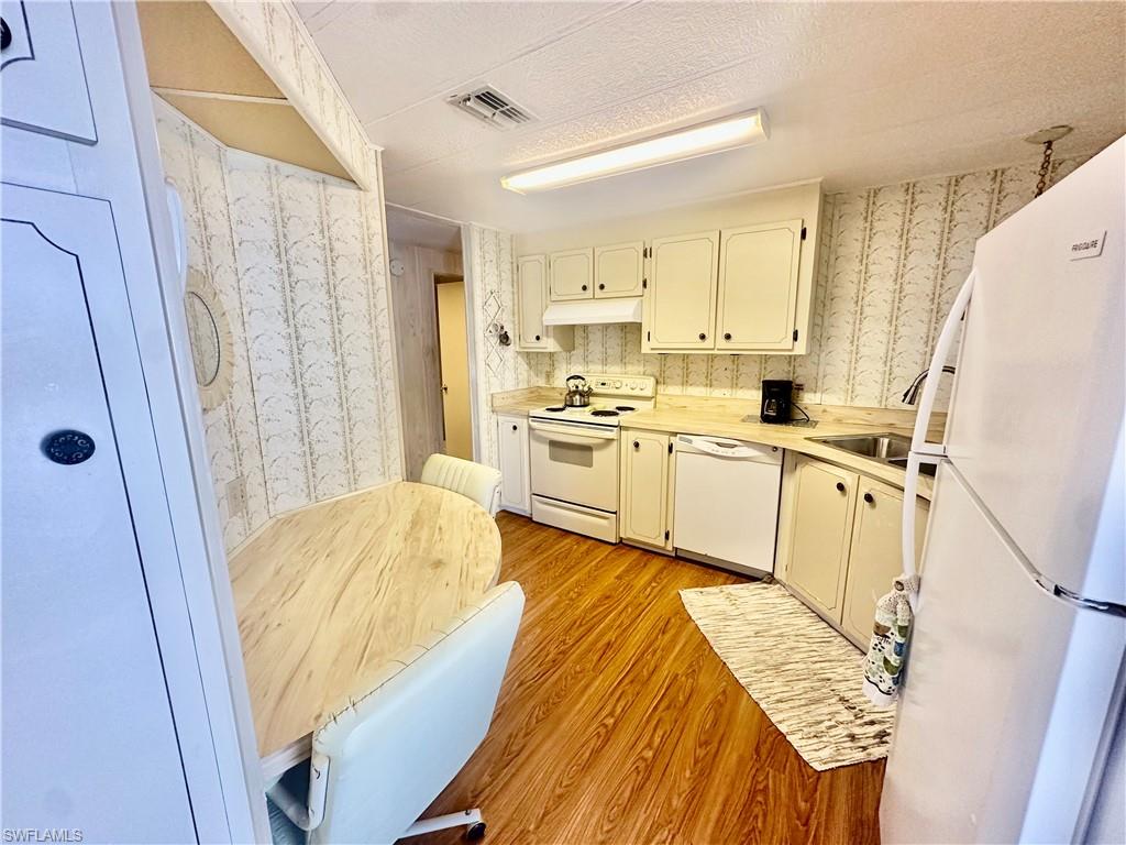 16037 Citron Way Property Photo 7