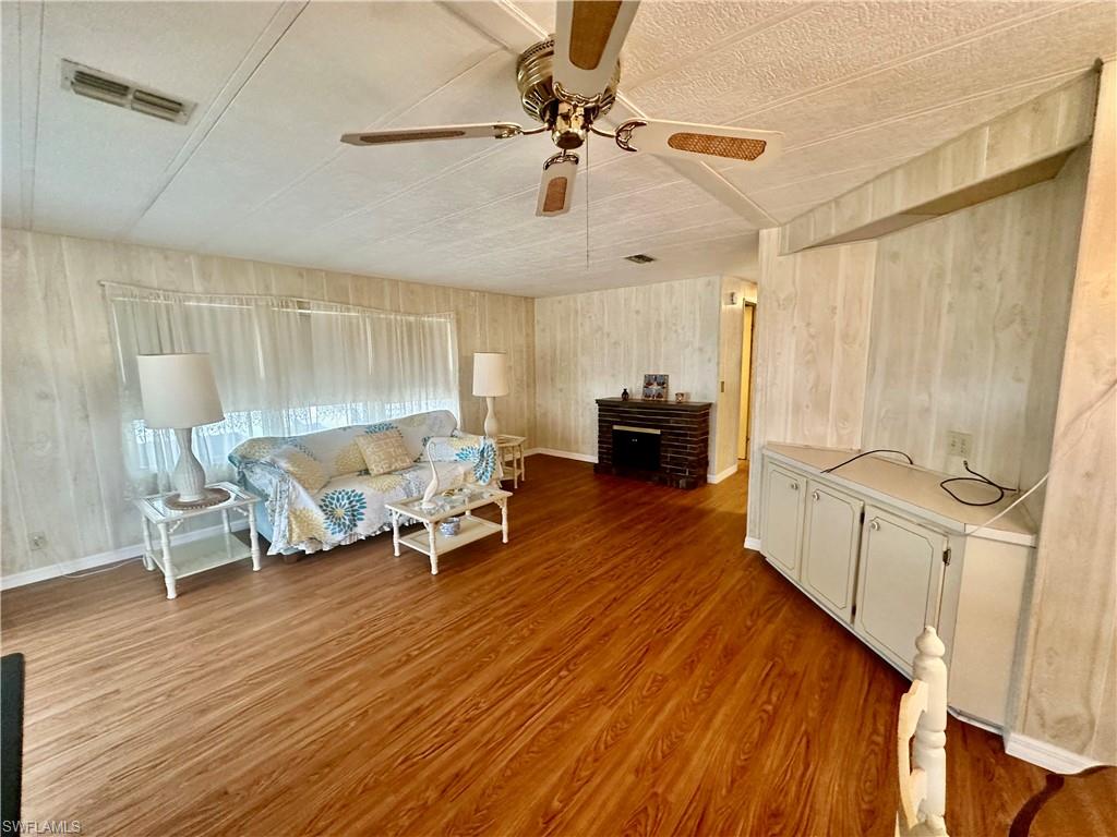 16037 Citron Way Property Photo 12
