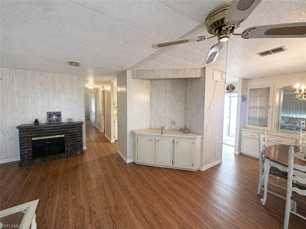 16037 Citron Way Property Photo 14
