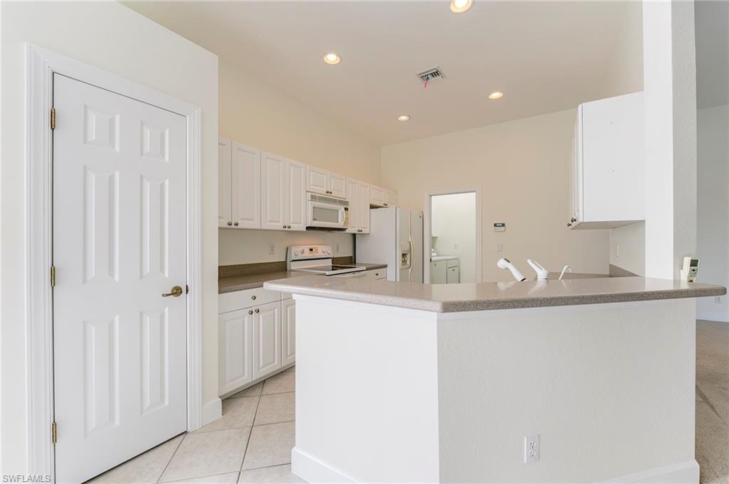 8916 Dartmoor Way Property Photo 22