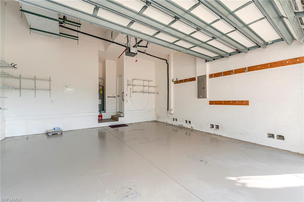 8916 Dartmoor Way Property Photo 32