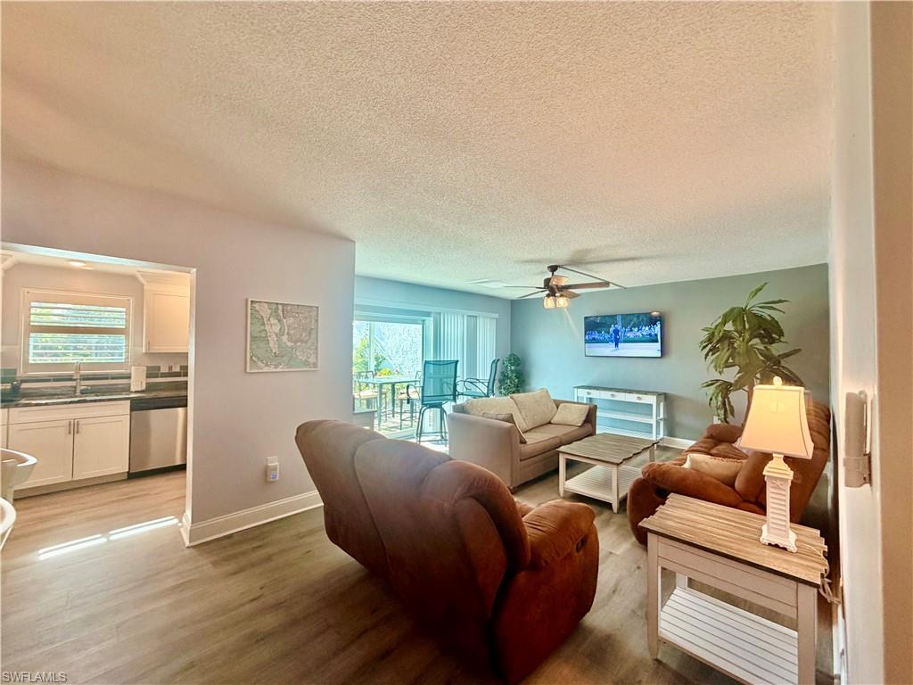 4912 Vincennes St 103 Property Photo 5