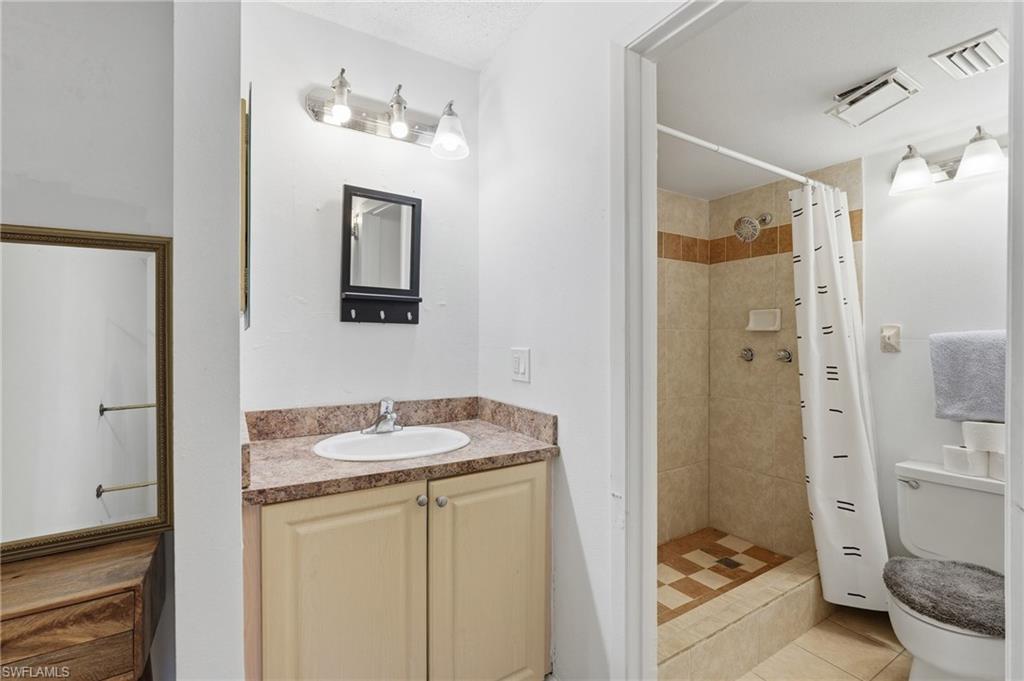 2366 E Mall Dr 403 Property Photo 18
