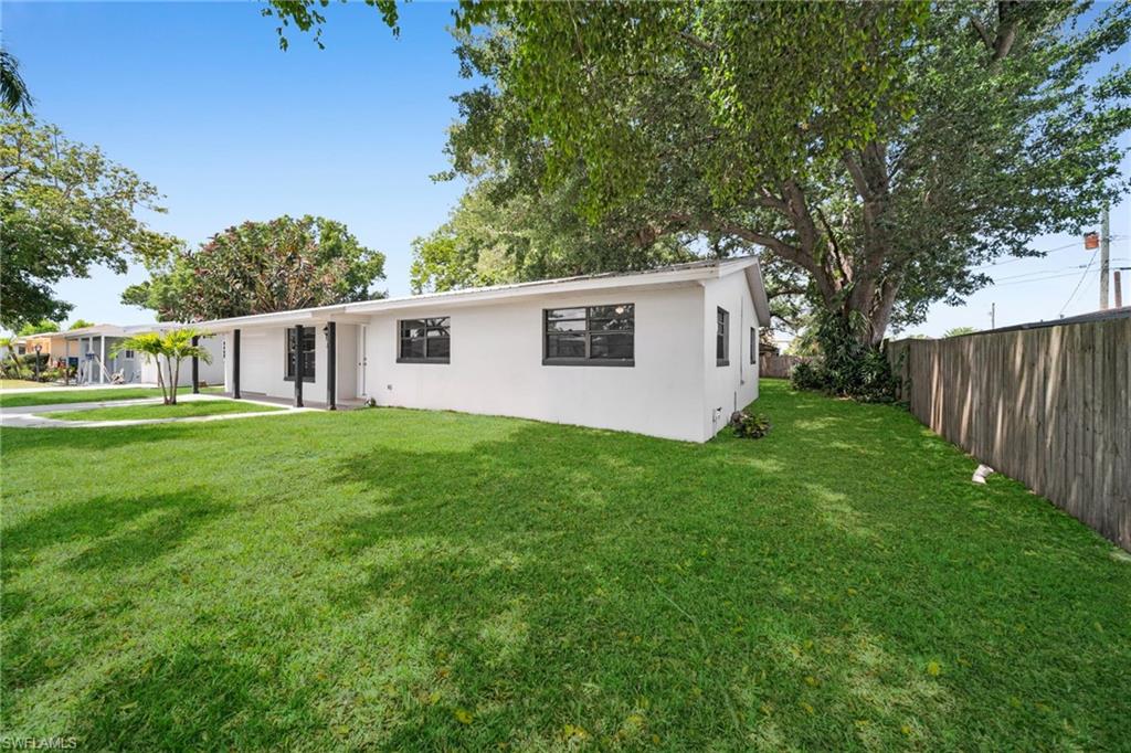 2085 E Tobago Cir Property Photo 4