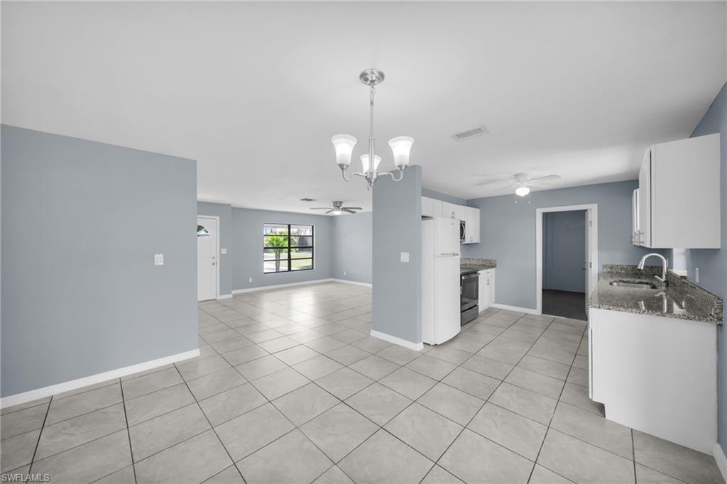 2085 E Tobago Cir Property Photo 9