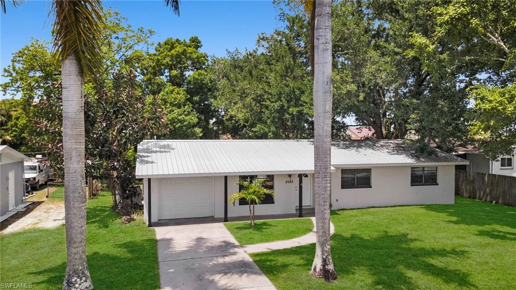 2085 E Tobago Cir Property Photo 28