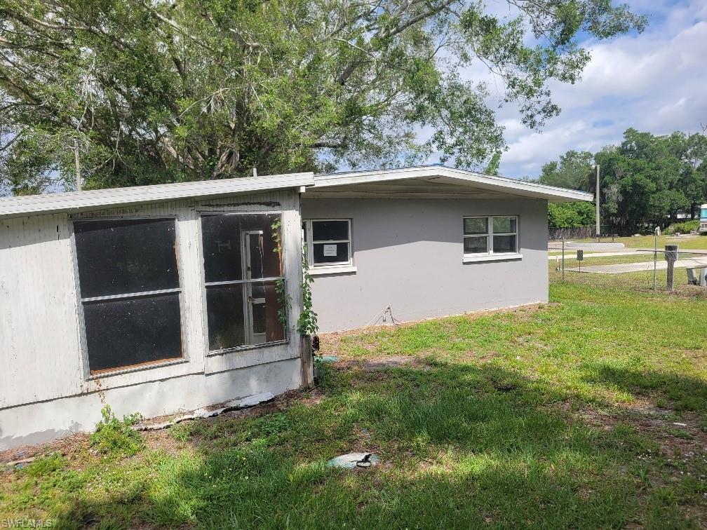 1270 Pinecrest St Property Photo 2