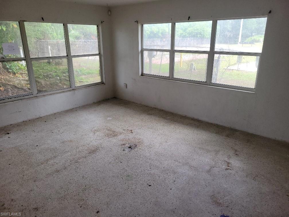 1270 Pinecrest St Property Photo 4