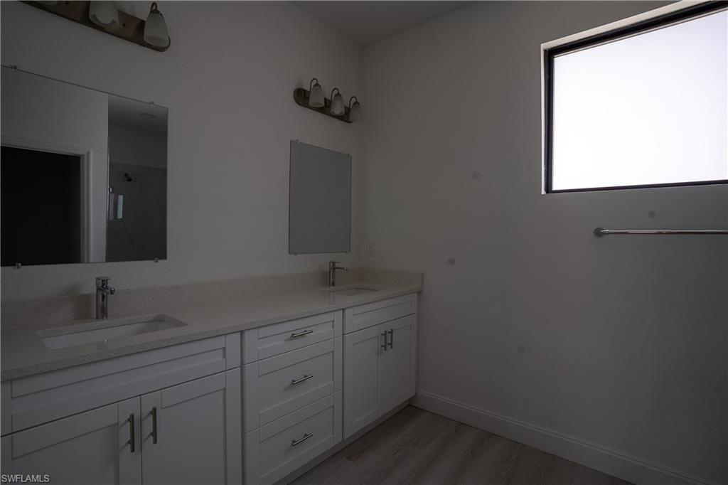 3296 Glencove St Property Photo 10