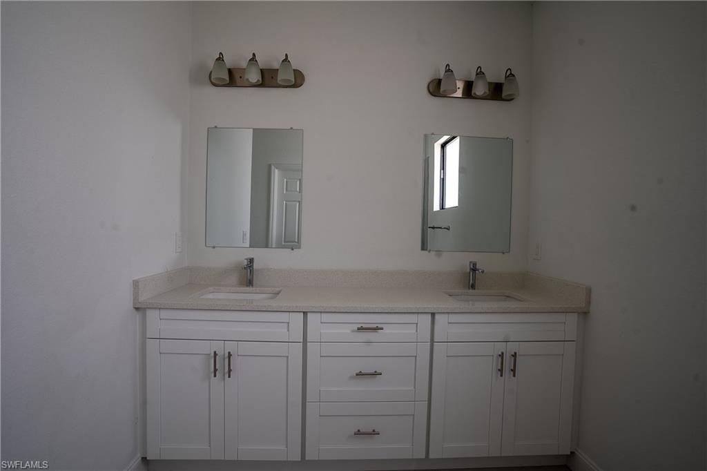 3296 Glencove St Property Photo 11