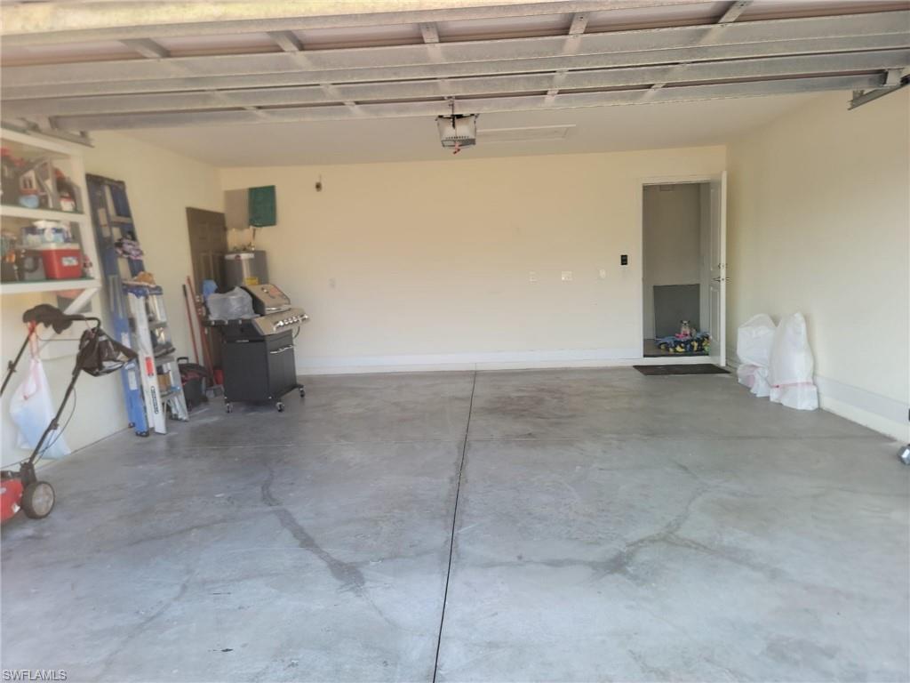 5060 Benton St Property Photo 7