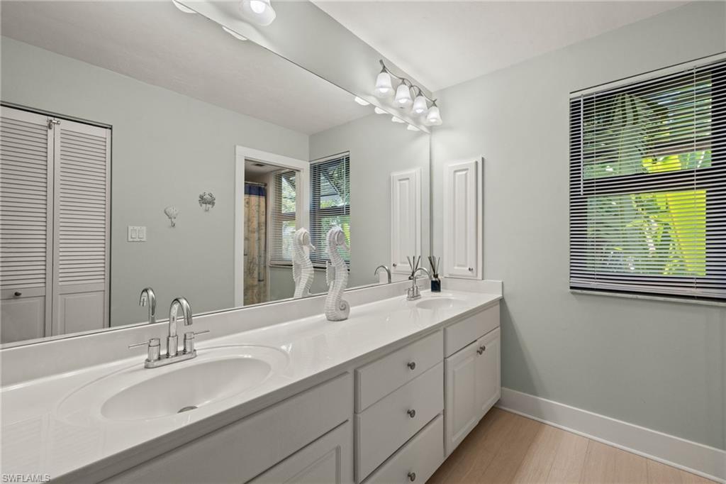 974 Greenwood Ct S Property Photo 19