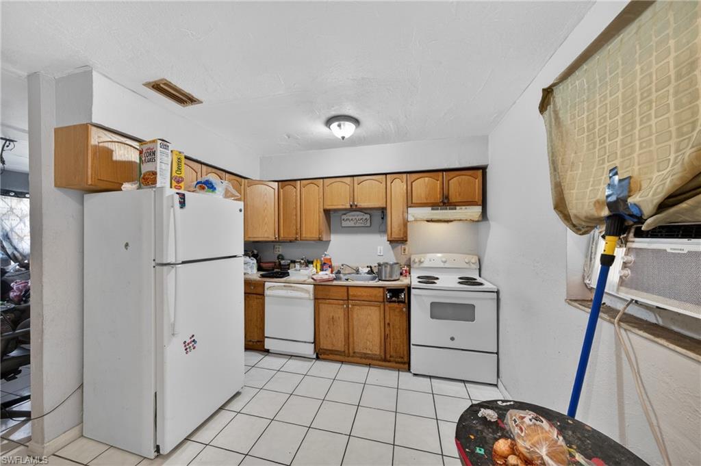 1904 Fountain St Property Photo 2