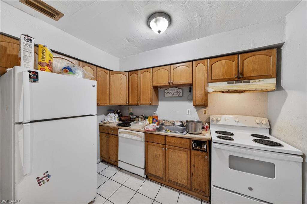 1904 Fountain St Property Photo 3