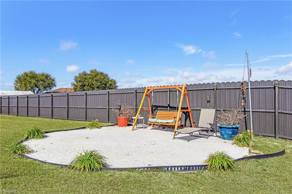 9032 Meadow Cir Property Photo 3