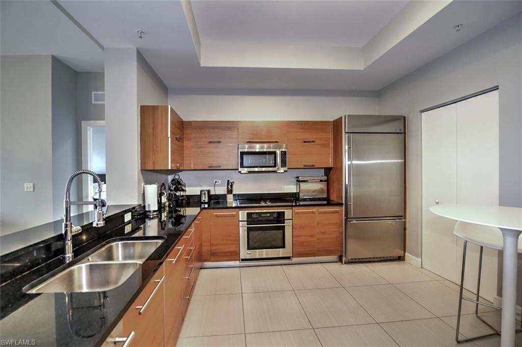 3000 Oasis Grand Blvd 407 Property Photo 4