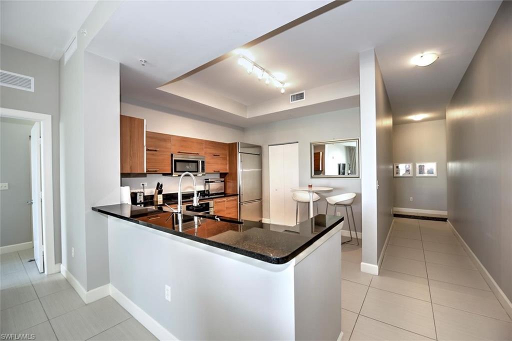 3000 Oasis Grand Blvd 407 Property Photo 5